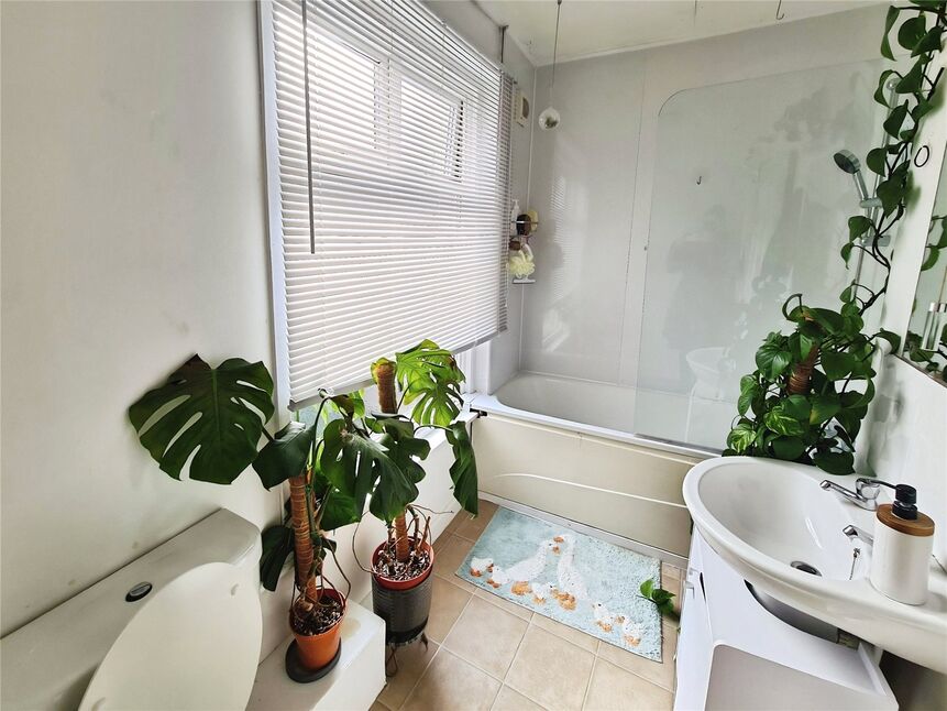 Main image of 5 bedroom  House to rent, Milton Road, Southampton, Hampshire, SO15