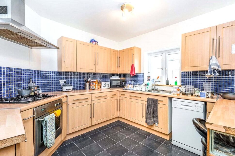 Main image of 4 bedroom  House to rent, Broadlands Road, Southampton, Hampshire, SO17