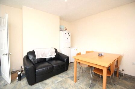 Harrison Road, 4 bedroom  House to rent, £1,850 pcm