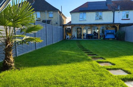 Warren Avenue, 3 bedroom Semi Detached House to rent, &pound;2,000 pcm