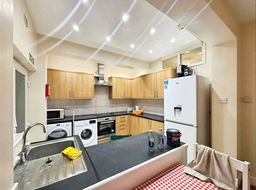 Main image of 5 bedroom End Terrace House to rent, Harborough Road, Southampton, Hampshire, SO15