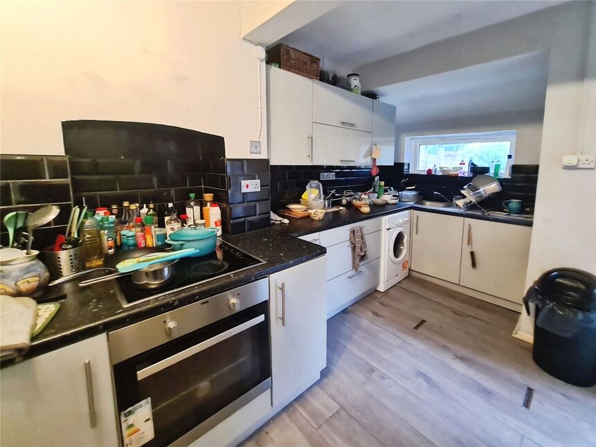 Main image of 4 bedroom Mid Terrace House to rent, Burlington Road, Southampton, Hampshire, SO15