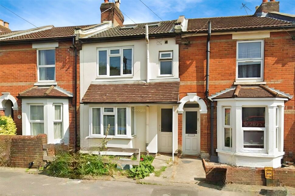 Main image of 4 bedroom Mid Terrace House for sale, Northcote Road, Southampton, Hampshire, SO17