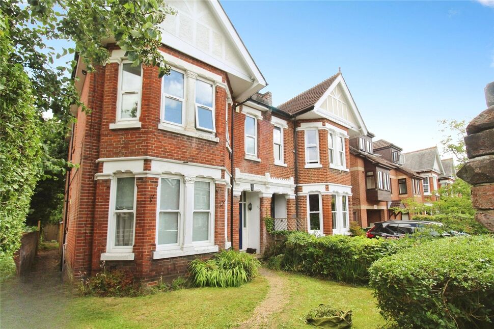 Main image of 2 bedroom Flat for sale, Thornbury Avenue, Southampton, Hampshire, SO15