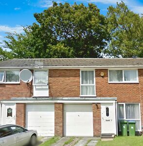 Robinia Green, 3 bedroom Mid Terrace House to rent, &pound;1,550 pcm