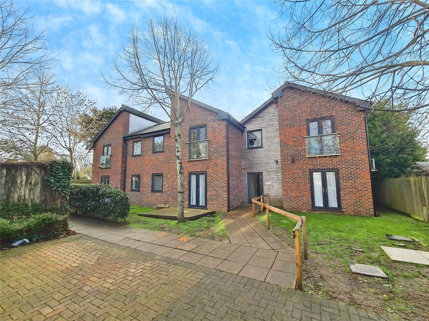 Main image of 2 bedroom Flat to rent, Waterloo Road, Southampton, Hampshire, SO15