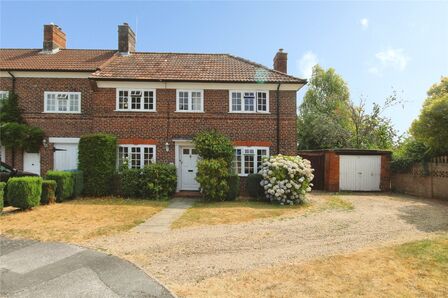 Leaside Way, 3 bedroom End Terrace House for sale, &pound;425,000