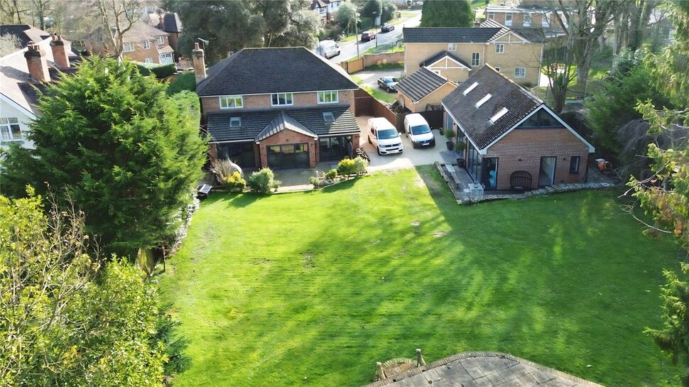 Main image of 5 bedroom Detached House for sale, Chetwynd Road, Southampton, Hampshire, SO16