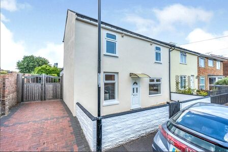 Nelson Road, 2 bedroom End Terrace House to rent, &pound;1,275 pcm