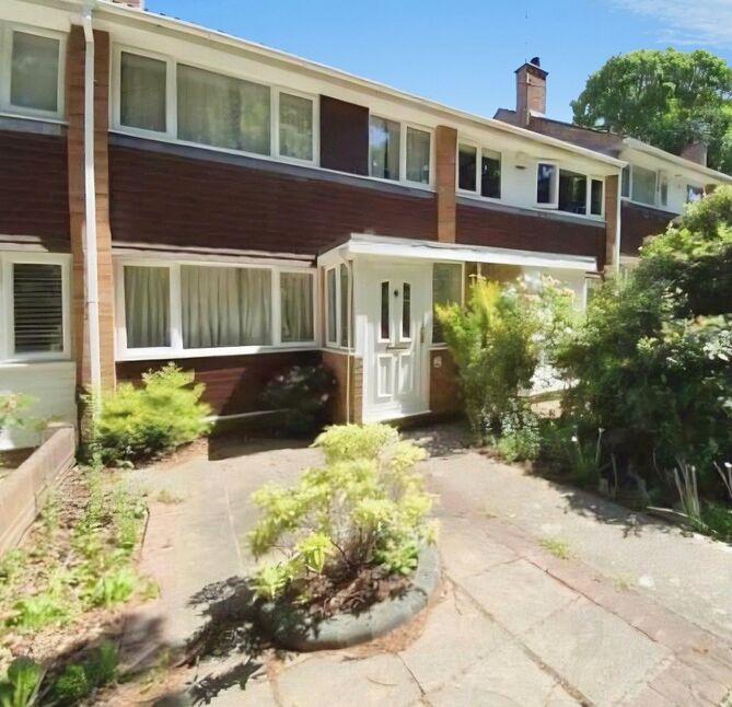 Main image of 3 bedroom Mid Terrace House to rent, Petworth Gardens, Southampton, Hampshire, SO16