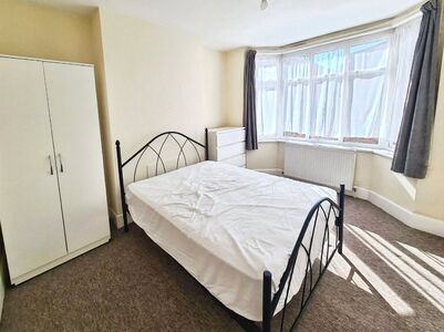 Fleming Road, 1 bedroom Room to rent, &pound;450 pcm