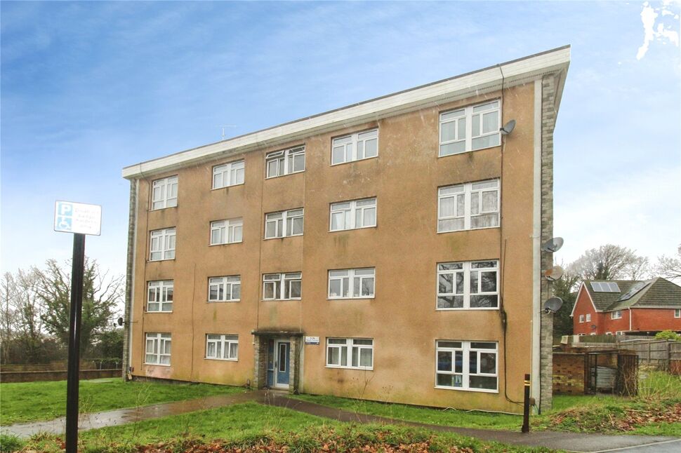 Main image of 2 bedroom Flat for sale, Tatwin Crescent, Southampton, Hampshire, SO19