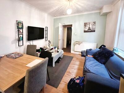 Shakespeare Avenue, 6 bedroom House to rent, &pound;3,000 pcm