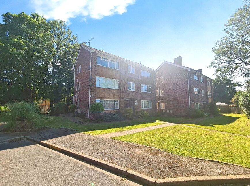 Main image of 1 bedroom Flat to rent, Barnfield Court, Southampton, Hampshire, SO19