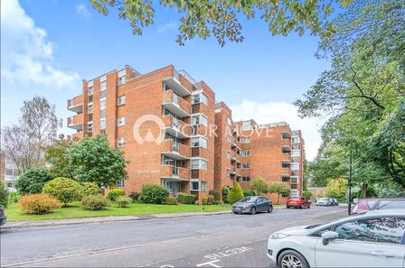 Talbot Close, 2 bedroom Flat to rent, &pound;1,300 pcm