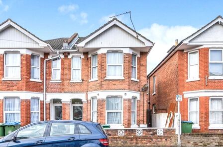 Harborough Road, 4 bedroom Mid Terrace House to rent, &pound;1,700 pcm