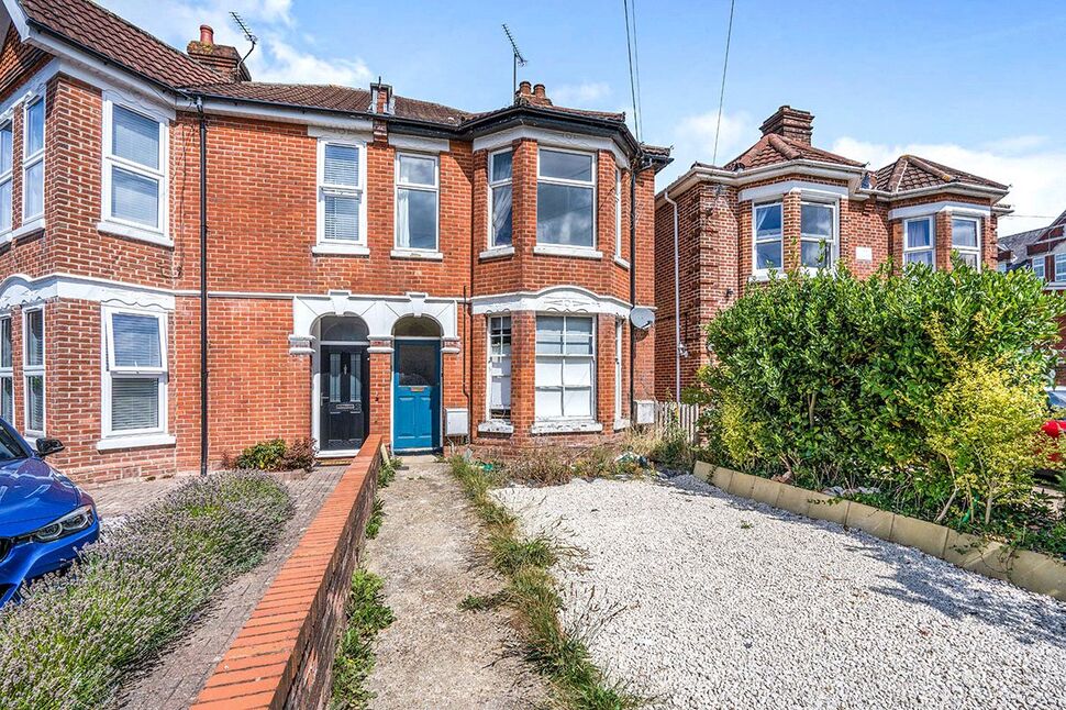 Main image of 2 bedroom Flat for sale, Bellemoor Road, Southampton, Hampshire, SO15