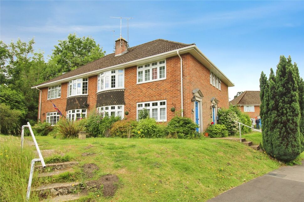 Main image of 2 bedroom Flat for sale, Kings Close, Lyndhurst, Hampshire, SO43