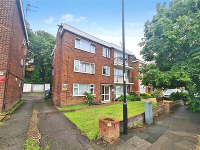 Woodside Road, 1 bedroom Flat to rent, &pound;900 pcm
