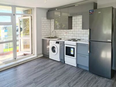 Ellwood Avenue, 2 bedroom Flat to rent, &pound;1,050 pcm