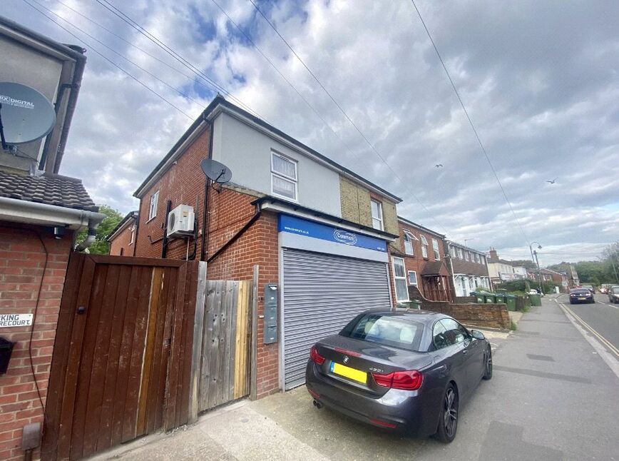 Main image of 2 bedroom End Terrace House to rent, Lodge Road, Southampton, Hampshire, SO14