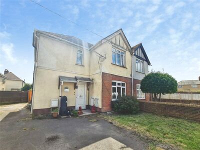 Spring Close, 1 bedroom Flat to rent, &pound;1,000 pcm