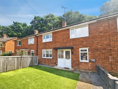 Preshaw Close, 4 bedroom Mid Terrace House to rent, &pound;1,700 pcm