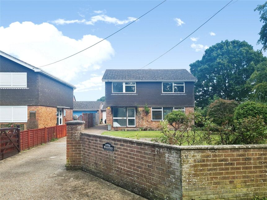 Main image of 4 bedroom Detached House for sale, Cooks Lane, Calmore, Hampshire, SO40