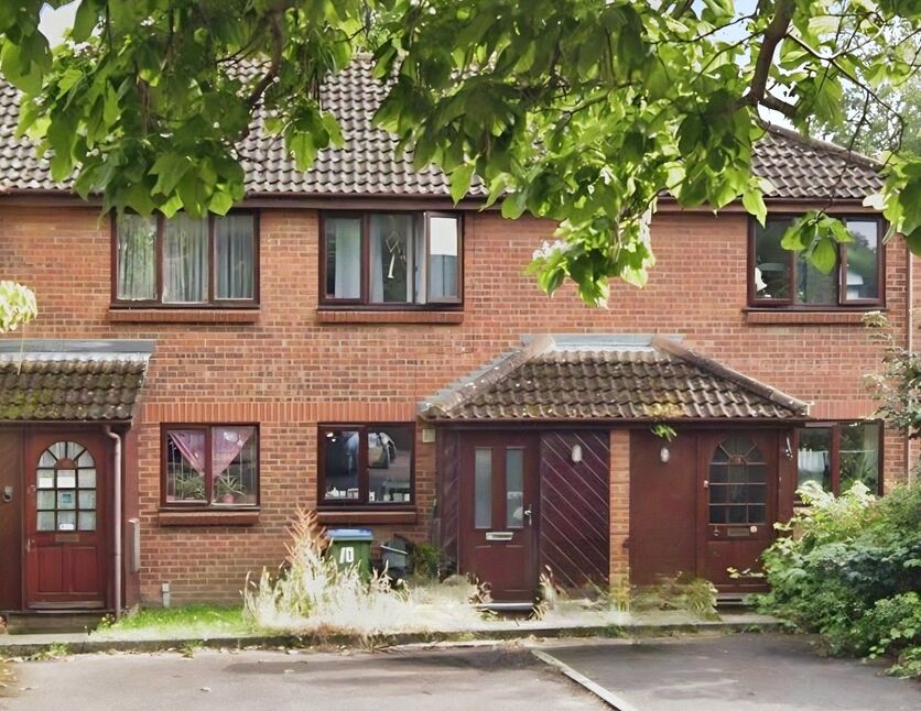Main image of 2 bedroom Mid Terrace House for sale, Hardy Close, Southampton, Hampshire, SO15