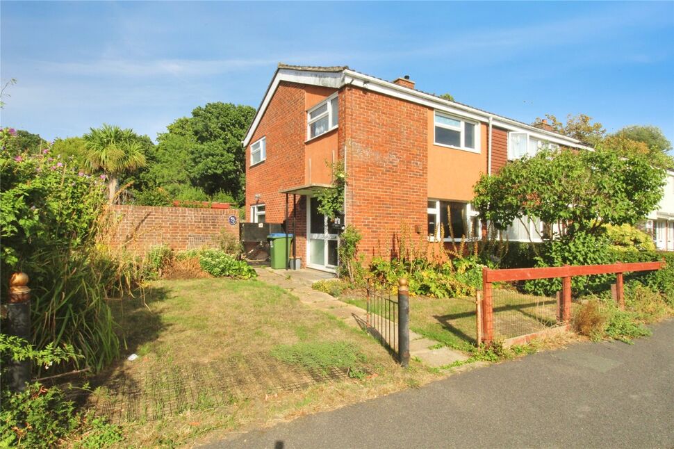 Main image of 3 bedroom End Terrace House for sale, Barnes Close, Sarisbury Green, Hampshire, SO31