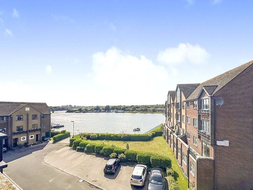 Main image of 2 bedroom Flat to rent, Riverdene Place, Southampton, Hampshire, SO18
