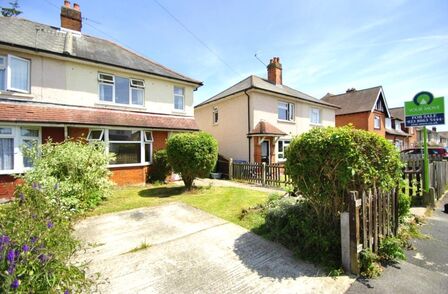 Alder Road, 3 bedroom Semi Detached House to rent, &pound;1,350 pcm