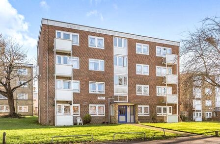 Wimpson Lane, 3 bedroom Flat to rent, &pound;1,500 pcm
