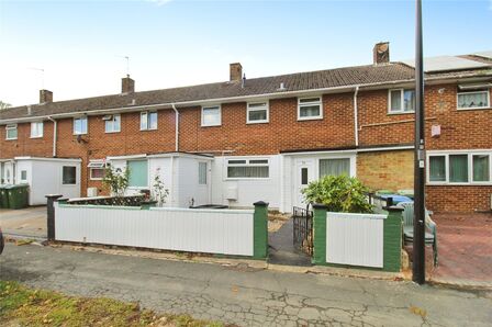 3 bedroom Mid Terrace House for sale