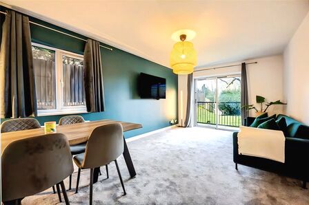 Hill Lane, 1 bedroom Flat to rent, &pound;999 pcm