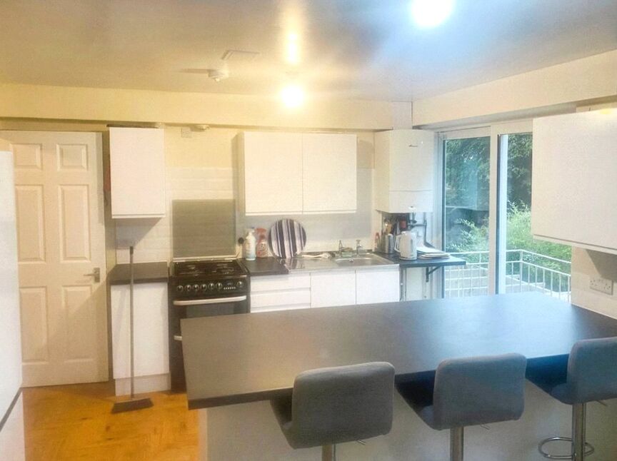 Main image of 5 bedroom Flat to rent, Brookvale Road, Southampton, Hampshire, SO17
