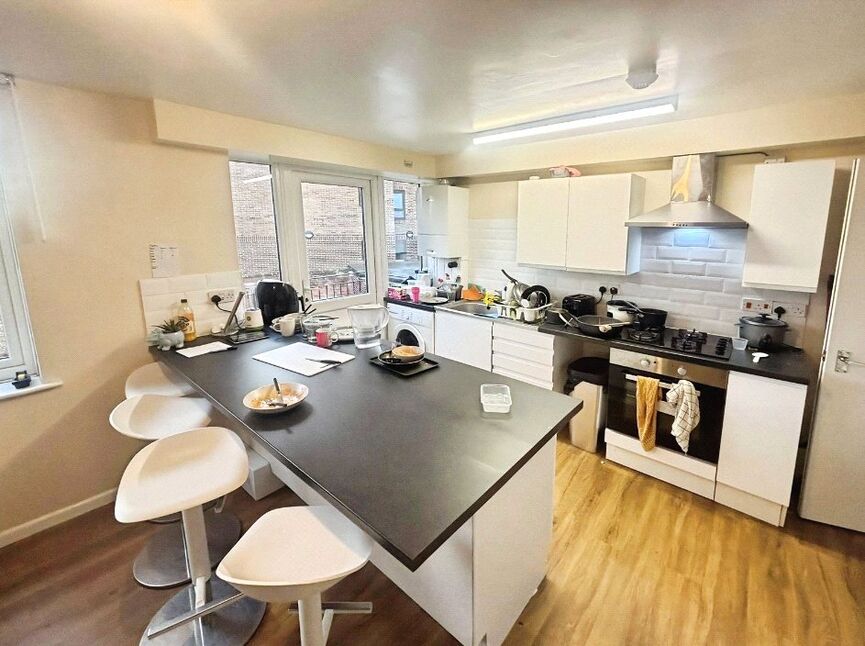 Main image of 5 bedroom Flat to rent, Brookvale Road, Southampton, Hampshire, SO17