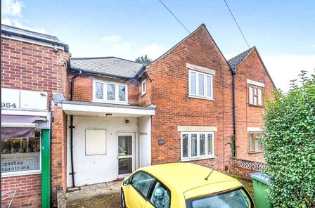 Broadlands Road, 4 bedroom Mid Terrace House to rent, &pound;2,100 pcm