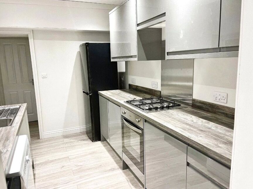 Main image of 4 bedroom Mid Terrace House to rent, Somerset Road, Southampton, Hampshire, SO17