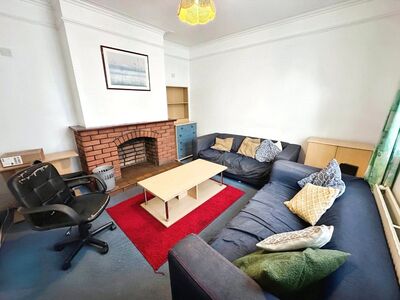 Forster Road, 4 bedroom Mid Terrace House to rent, &pound;1,950 pcm