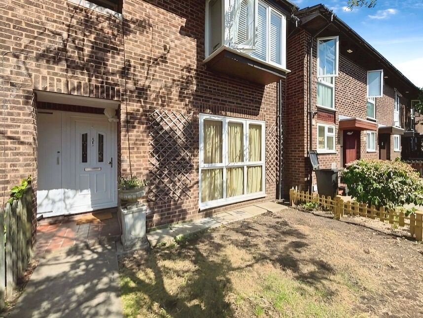 Main image of 2 bedroom Flat to rent, Embleton Walk, Hampton, Middlesex, TW12