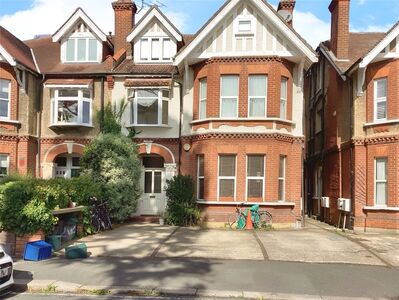 Vicarage Road, 1 bedroom Flat to rent, &pound;1,500 pcm