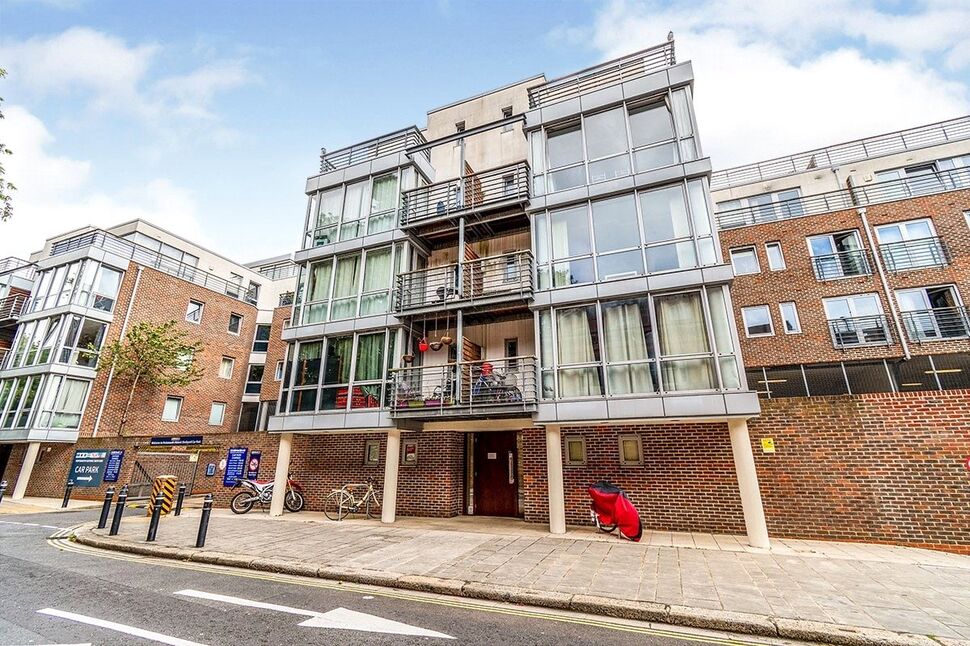 Main image of 1 bedroom Flat to rent, Bonfire Corner, Portsmouth, PO1