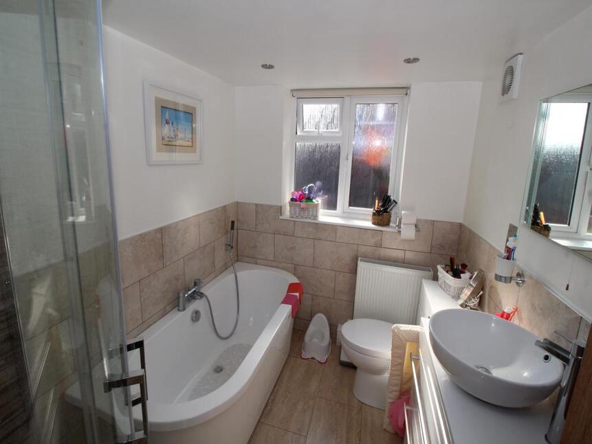 Modern Fitted Bathroom