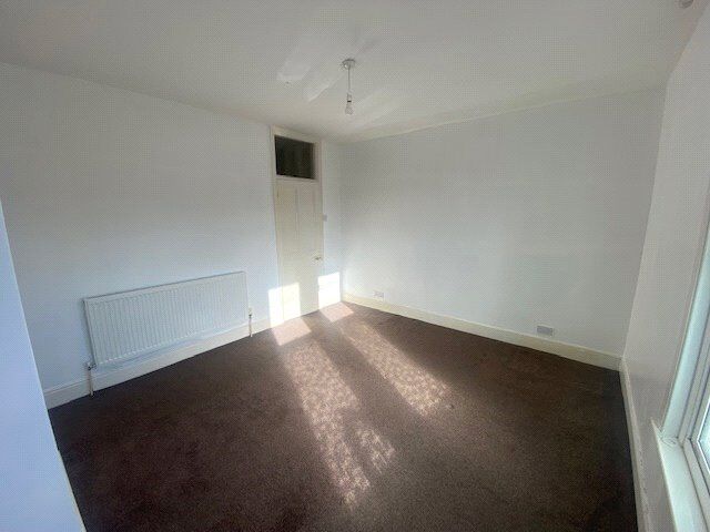 3 bedroom Mid Terrace House to rent