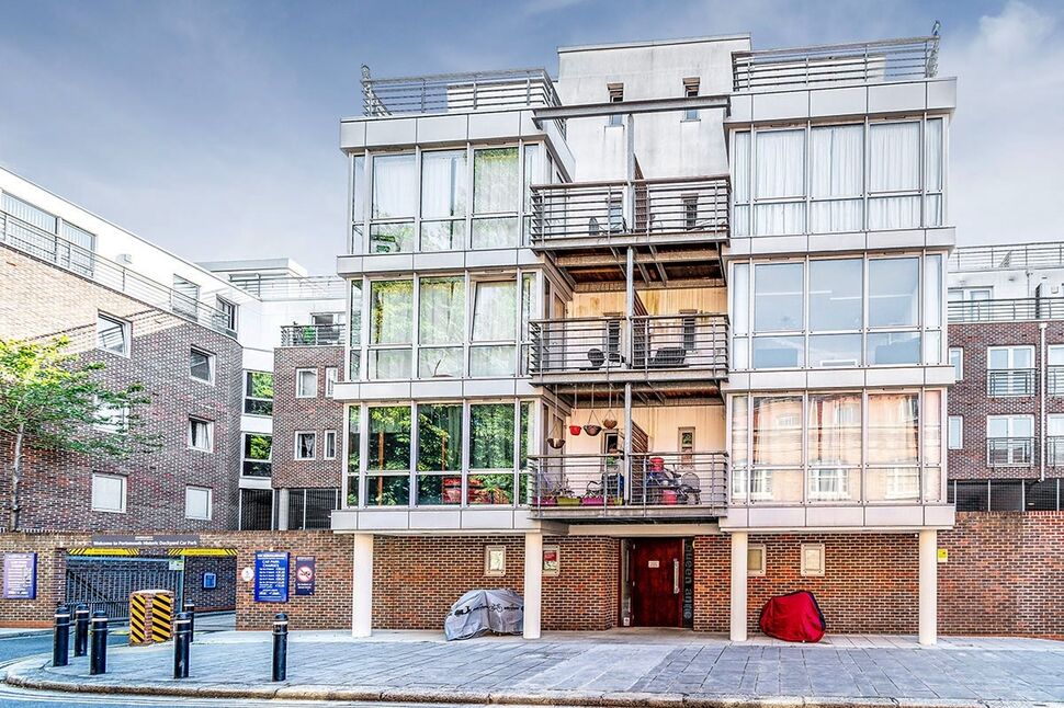 Main image of 1 bedroom Flat to rent, Admiralty Road, Portsmouth, PO1