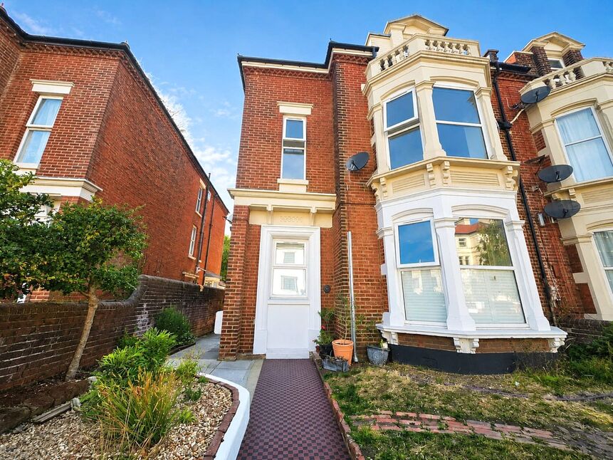 Main image of 1 bedroom Flat to rent, D 5 Victoria Road North, Southsea, Hampshire, PO5
