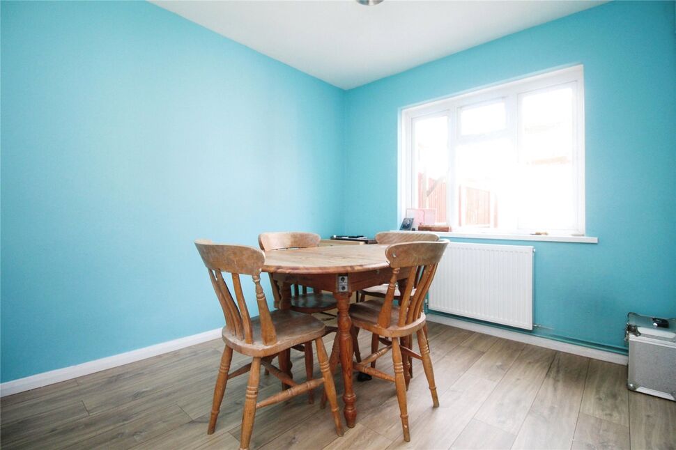 3 bedroom Mid Terrace House for sale, Mayo Close, Portsmouth, PO1 £