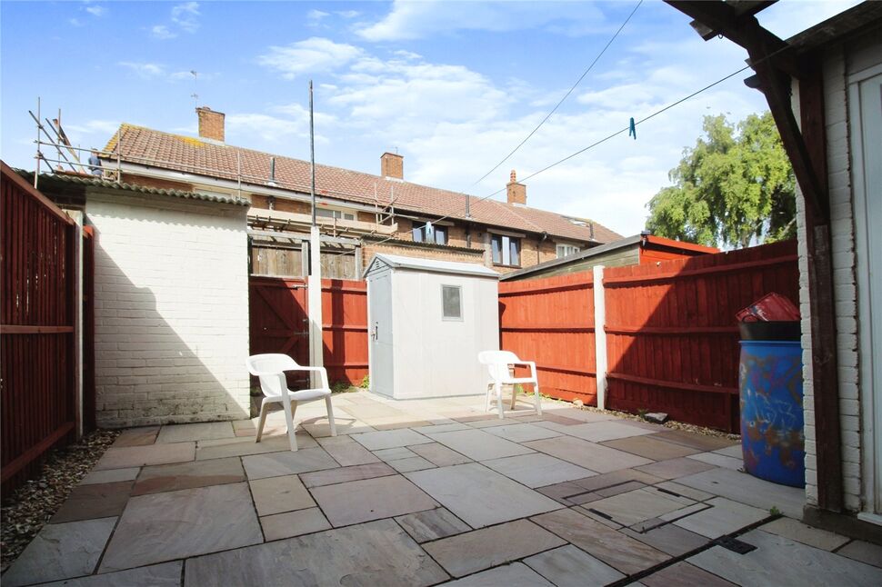 3 bedroom Mid Terrace House for sale, Mayo Close, Portsmouth, PO1 £