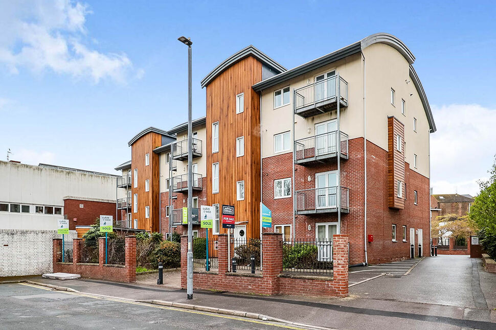 Main image of 1 bedroom Flat to rent, Lion House, Lion Terrace, Hampshire, PO1